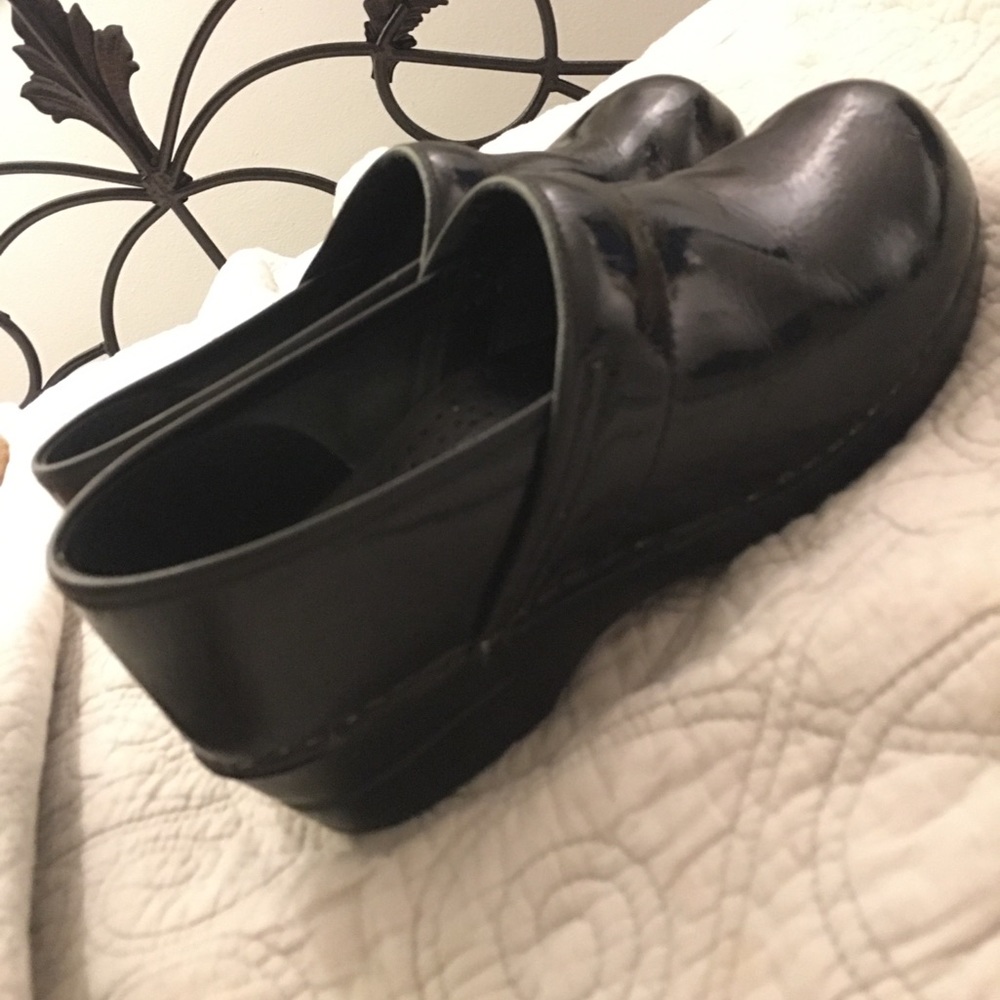 🌟Dansko black clogs🌟